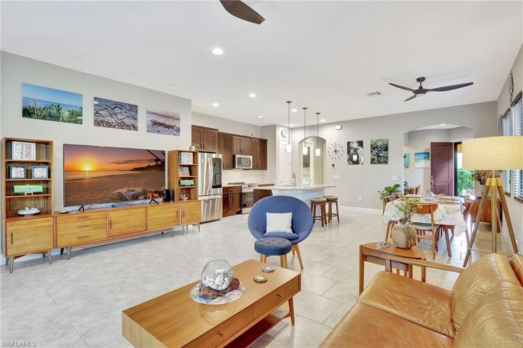 1290 Manado Dr, Naples, FL 34113-17