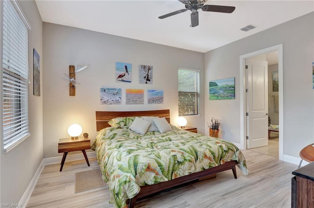 1290 Manado Dr, Naples, FL 34113-18