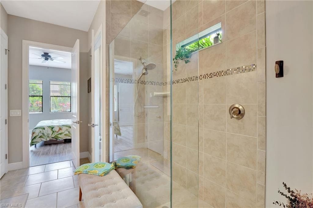 1290 Manado Dr, Naples, FL 34113-23