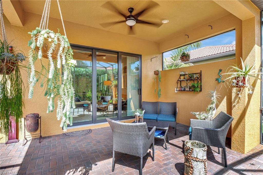 1290 Manado Dr, Naples, FL 34113-28