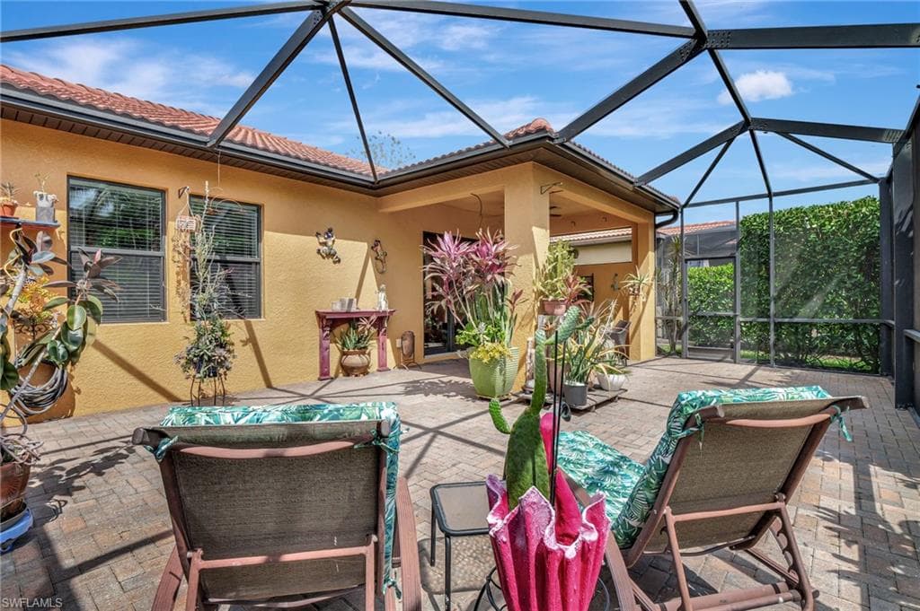 1290 Manado Dr, Naples, FL 34113-29