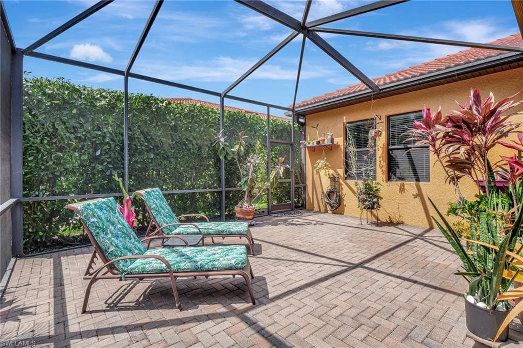 1290 Manado Dr, Naples, FL 34113-30