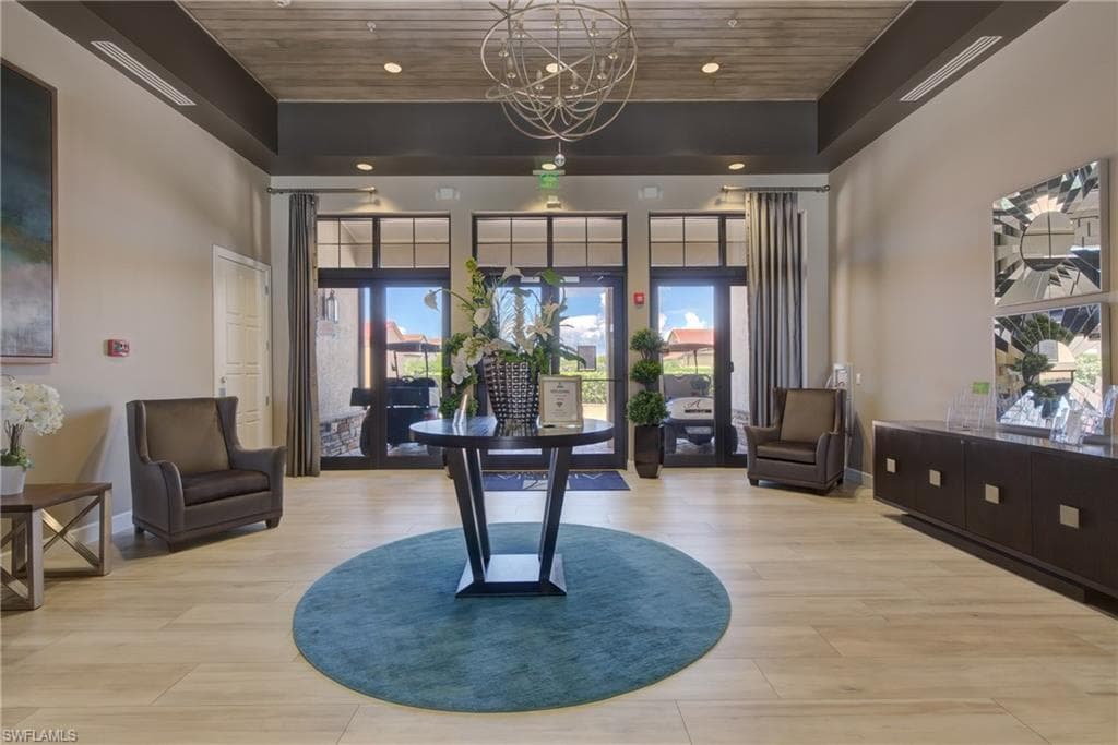 1290 Manado Dr, Naples, FL 34113-35