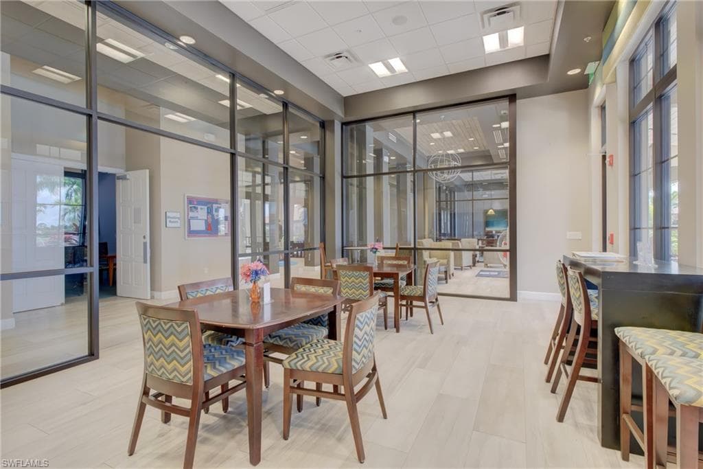 1290 Manado Dr, Naples, FL 34113-38