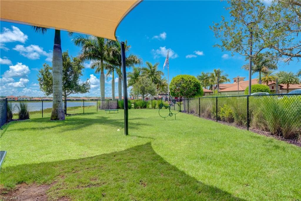 1290 Manado Dr, Naples, FL 34113-47