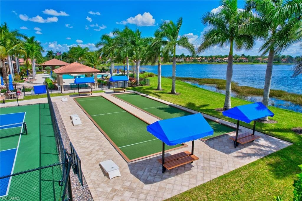 1290 Manado Dr, Naples, FL 34113-51