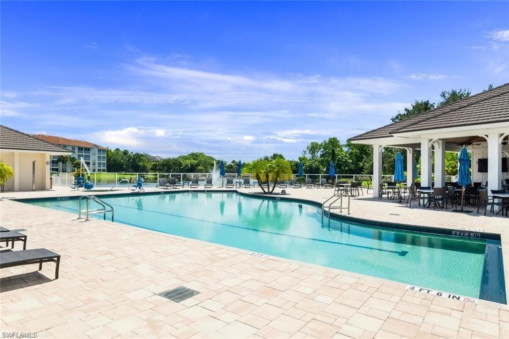 750 Waterford Dr 102, Naples, FL 34113-30