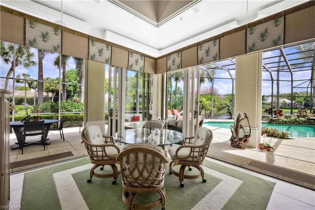 695 Ardmore Ln, Naples, FL 34108-18