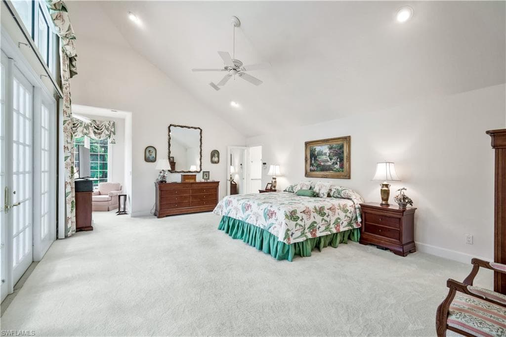 695 Ardmore Ln, Naples, FL 34108-21