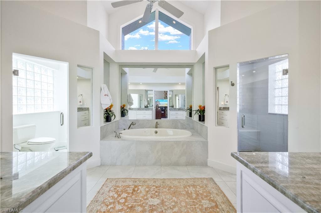 695 Ardmore Ln, Naples, FL 34108-24