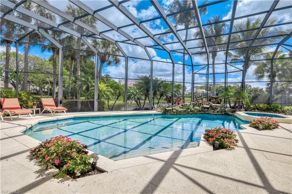695 Ardmore Ln, Naples, FL 34108-41