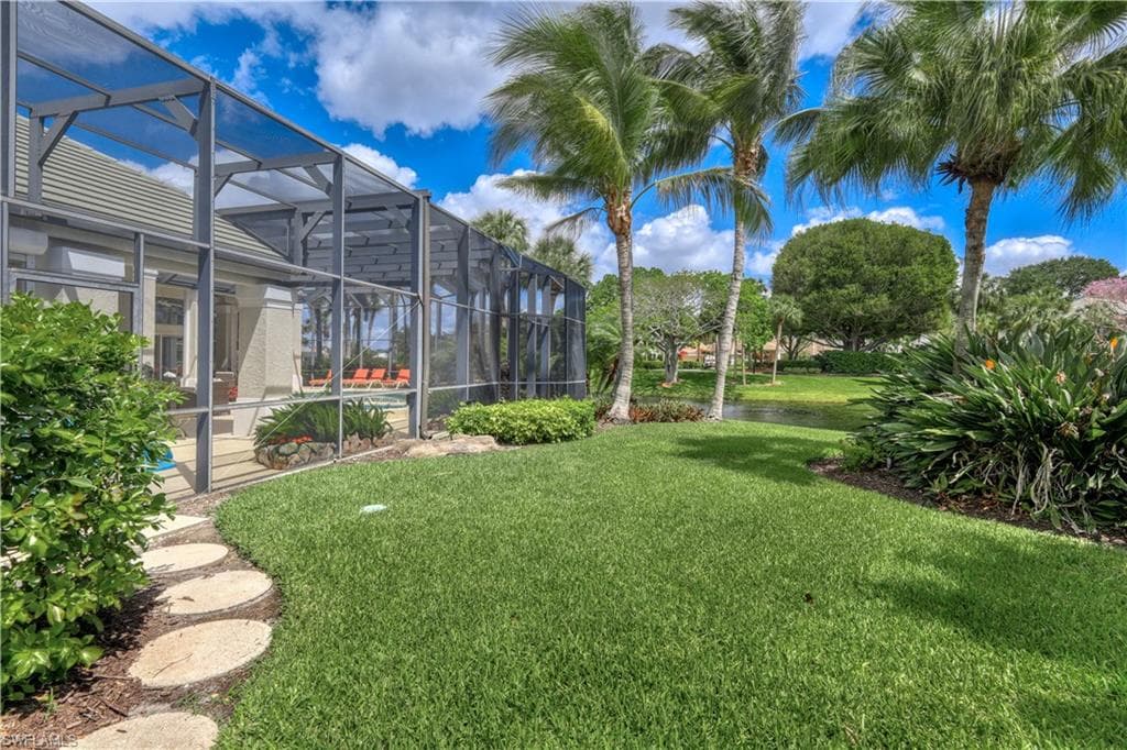 695 Ardmore Ln, Naples, FL 34108-43