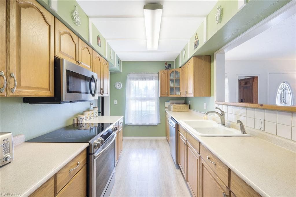 1208 Fruitland Ave, Marco Island, FL 34145-10