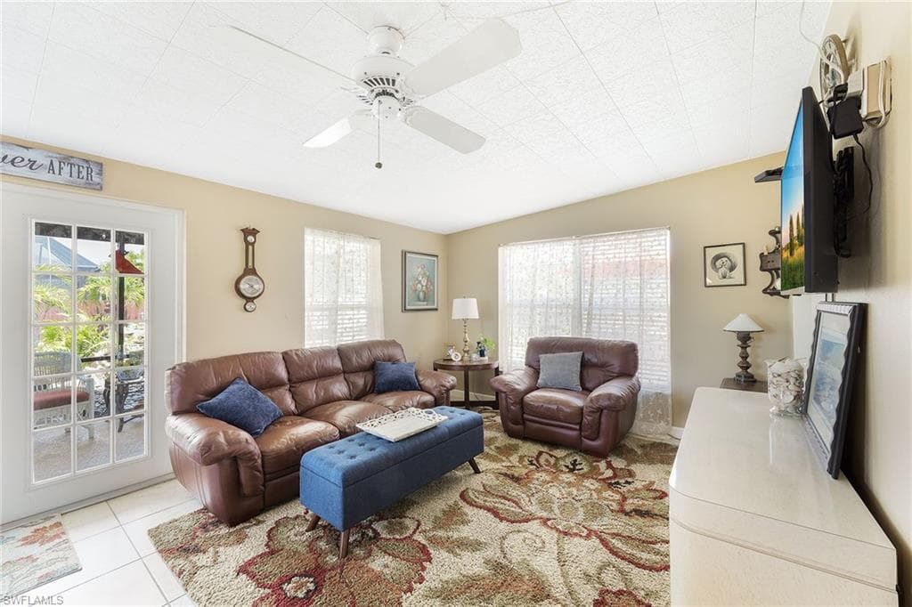 1208 Fruitland Ave, Marco Island, FL 34145-16