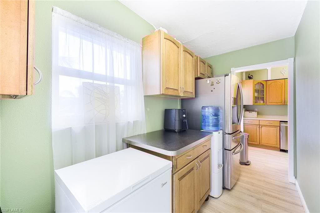 1208 Fruitland Ave, Marco Island, FL 34145-25