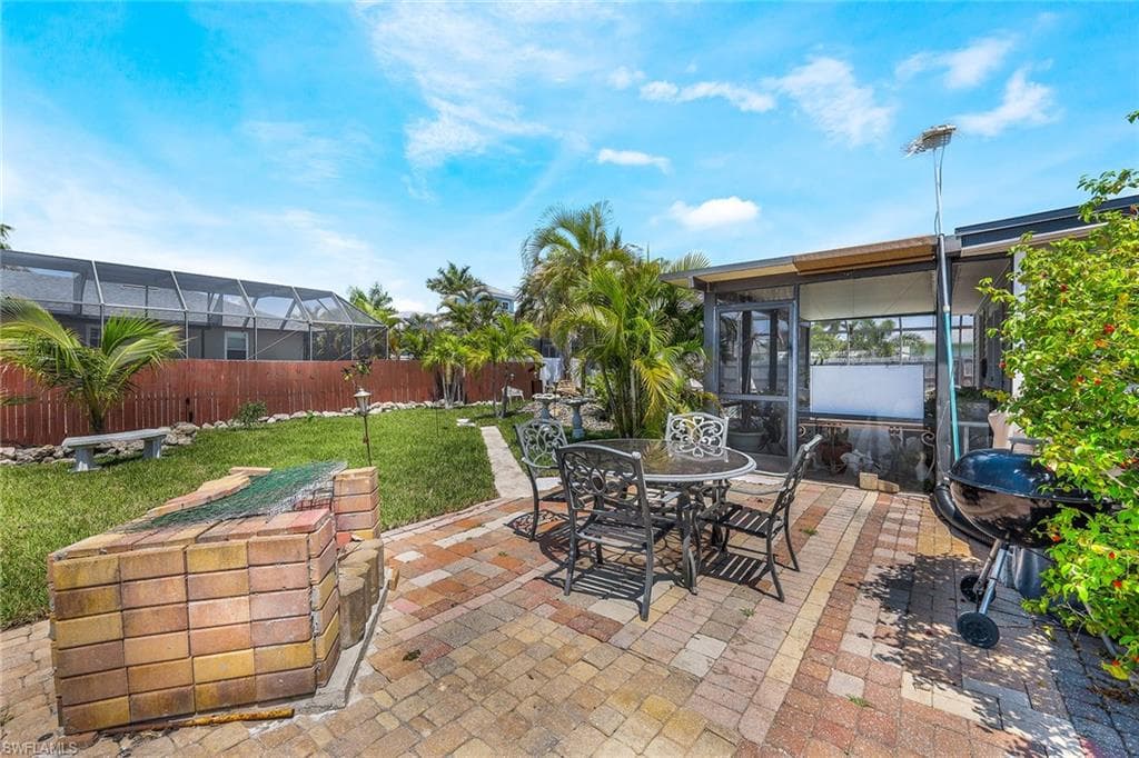 1208 Fruitland Ave, Marco Island, FL 34145-32