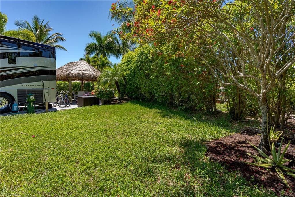 13589 Snapper Ln, Naples, FL 34114-17