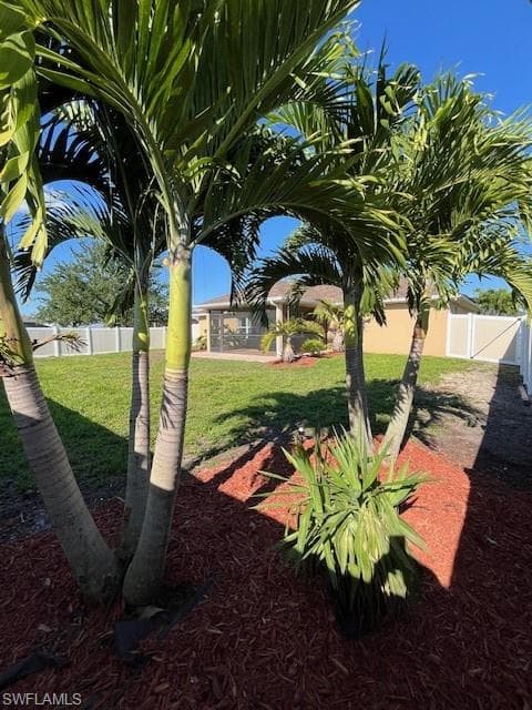 614 18th Ct, Cape Coral, FL 33991-1815-7
