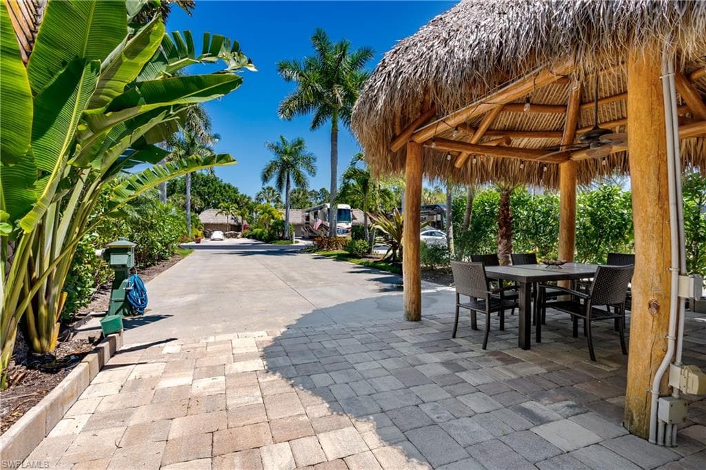 13584 Snook Cir, Naples, FL 34114-11