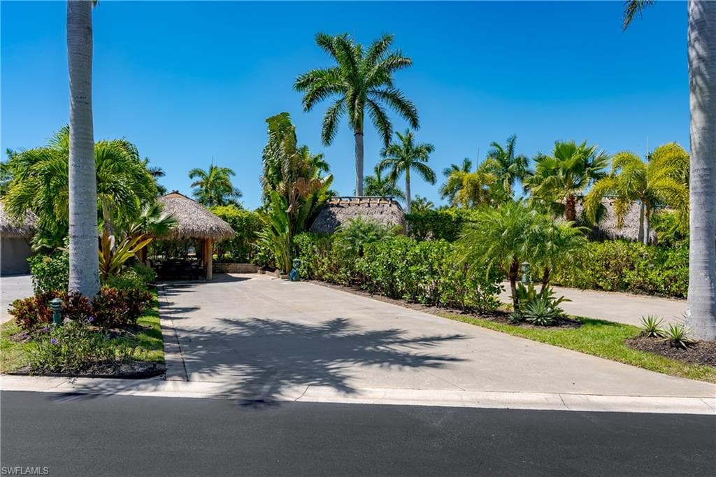 13584 Snook Cir, Naples, FL 34114-13