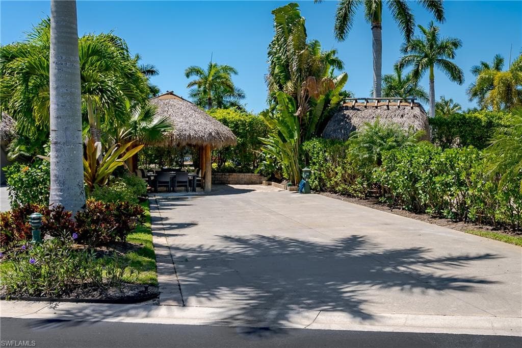 13584 Snook Cir, Naples, FL 34114-16