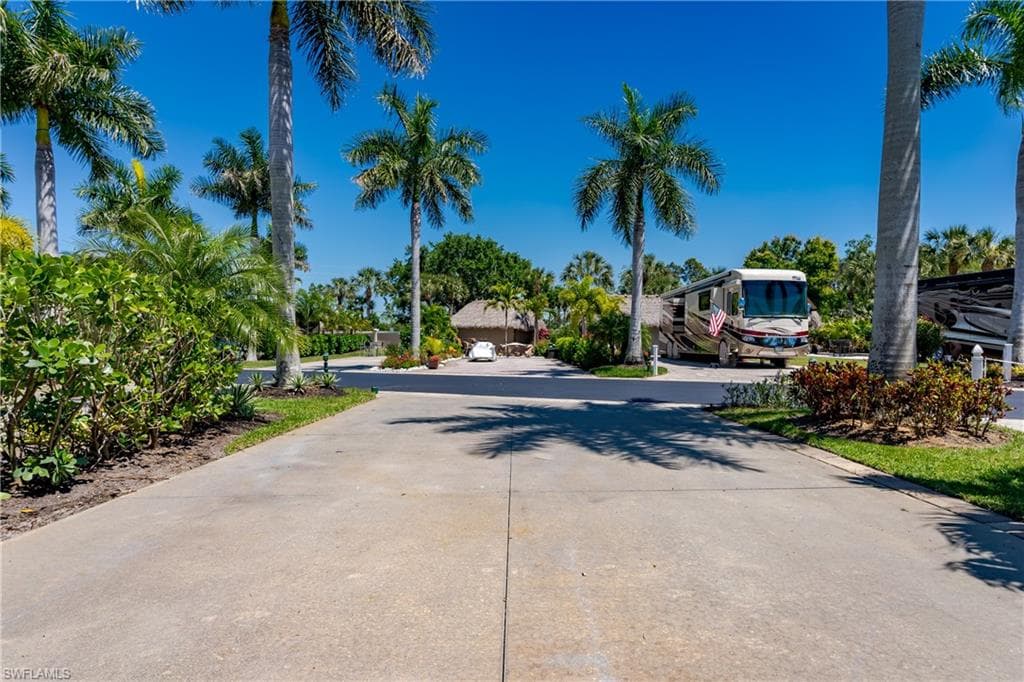 13584 Snook Cir, Naples, FL 34114-18