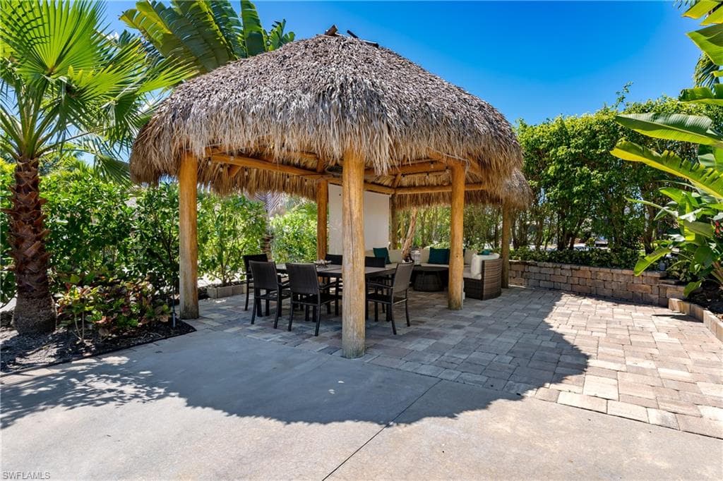 13584 Snook Cir, Naples, FL 34114-2