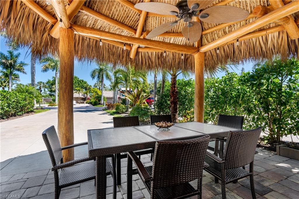 13584 Snook Cir, Naples, FL 34114-8