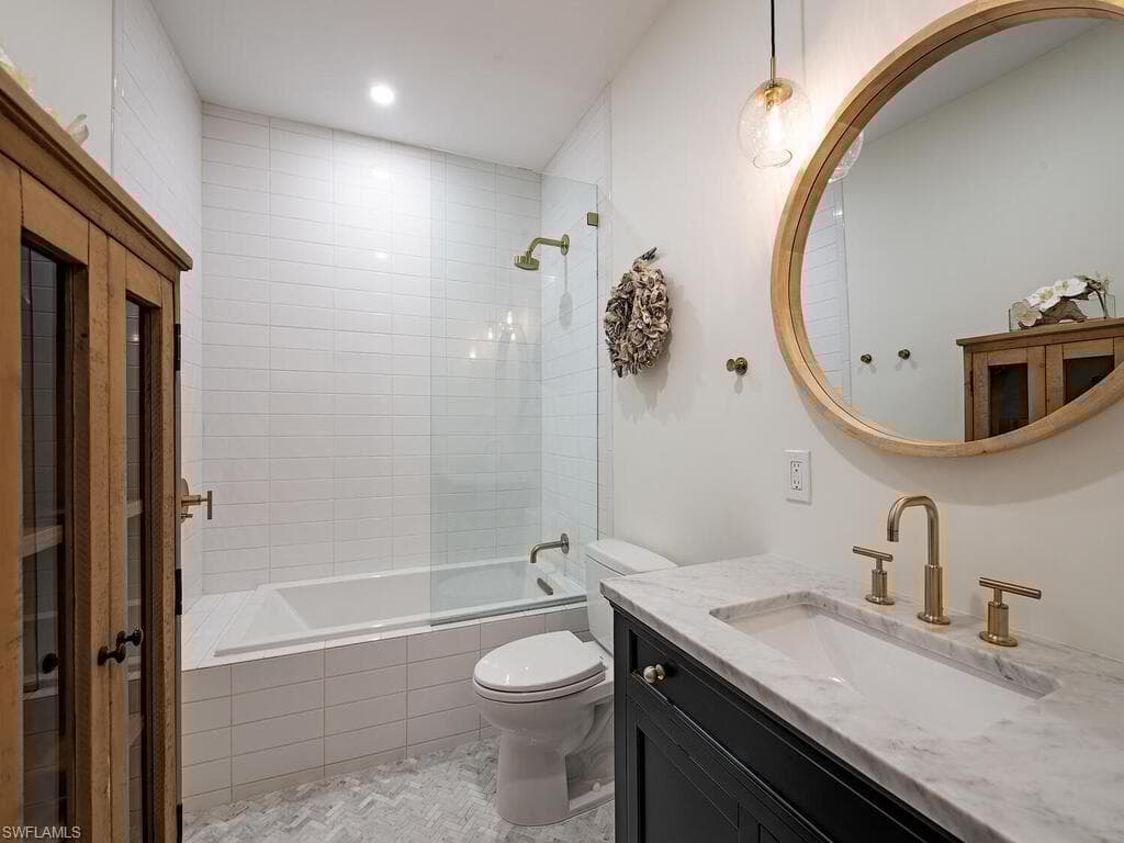 680 8th Ave S, Naples, FL 34102-22