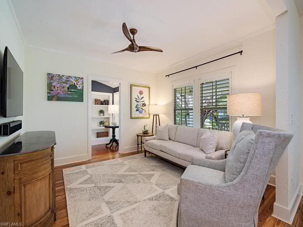 680 8th Ave S, Naples, FL 34102-7
