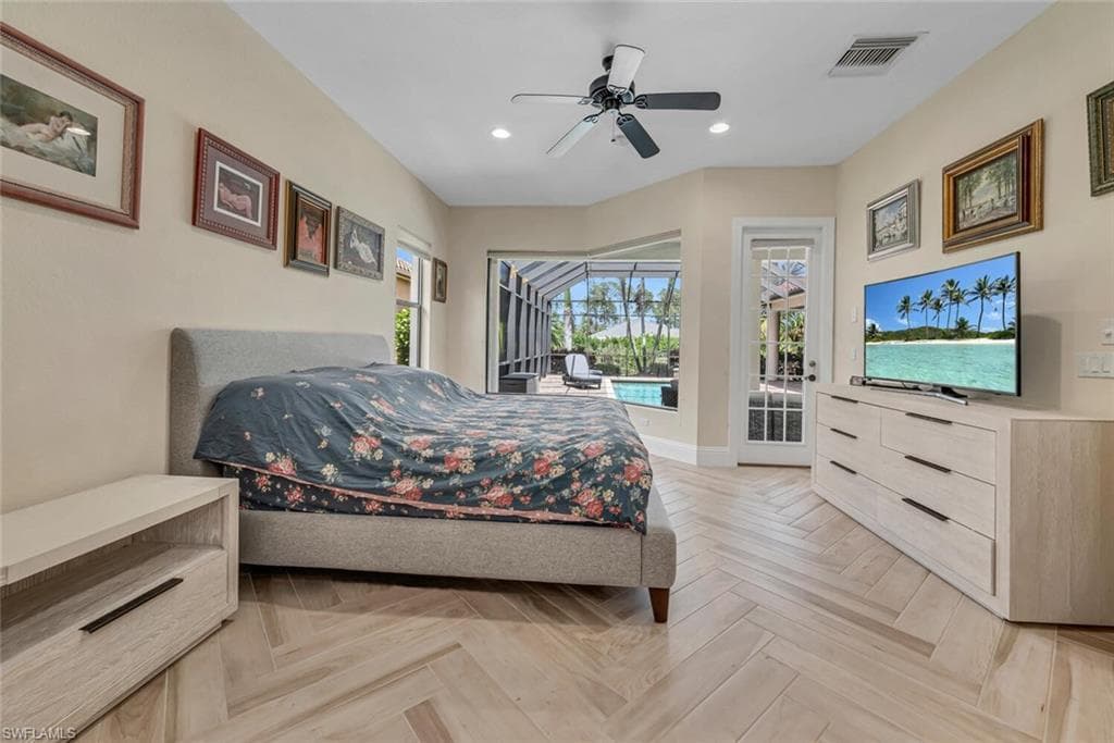1015 Tivoli Dr, Naples, FL 34104-12