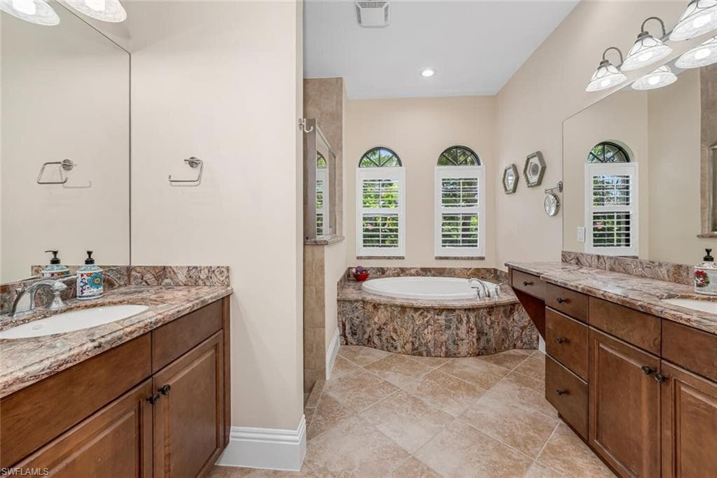 1015 Tivoli Dr, Naples, FL 34104-13