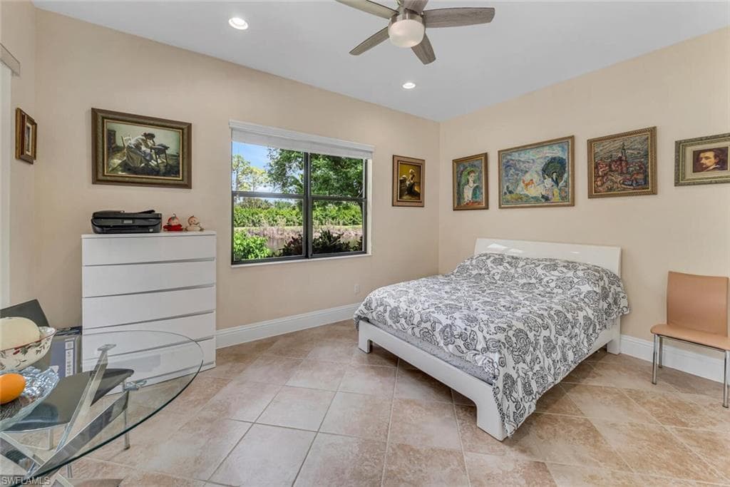 1015 Tivoli Dr, Naples, FL 34104-14