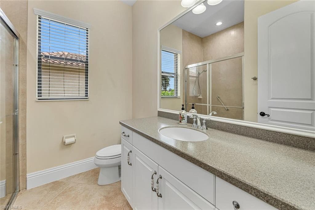 1015 Tivoli Dr, Naples, FL 34104-15