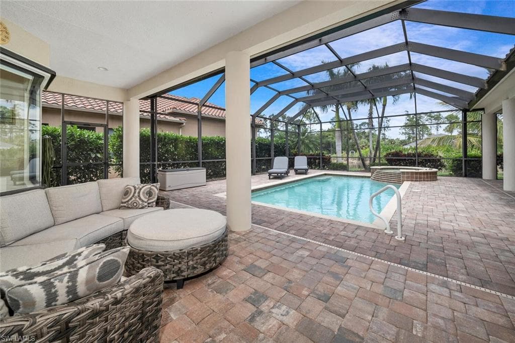 1015 Tivoli Dr, Naples, FL 34104-19