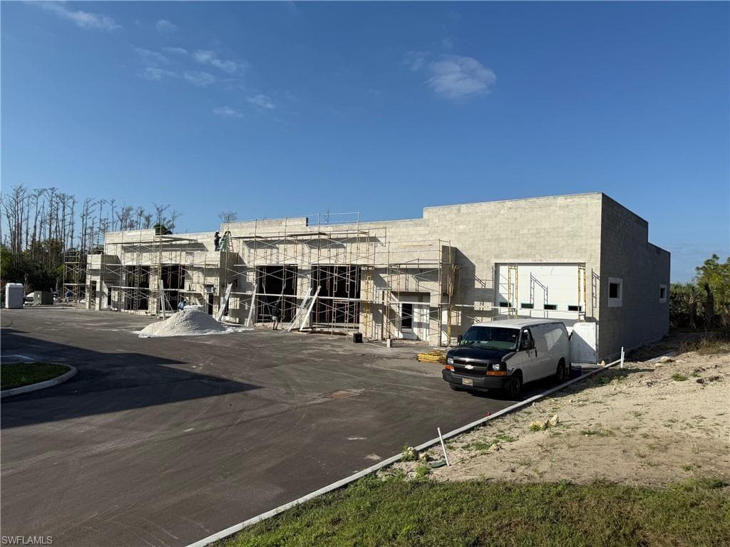 16101 Lee Rd, Fort Myers, FL 33912-5