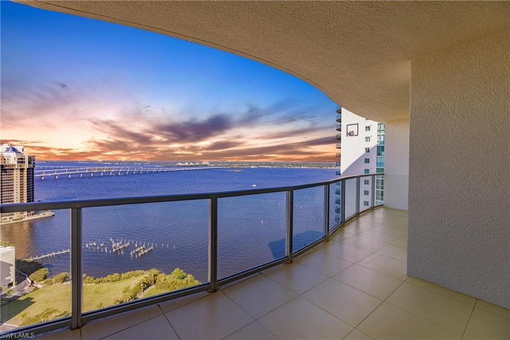 3000 Oasis Grand Blvd 2502, Fort Myers, FL 33916-1