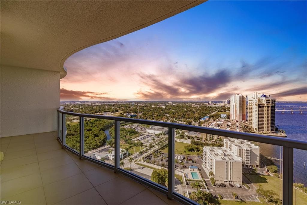 3000 Oasis Grand Blvd 2502, Fort Myers, FL 33916-19