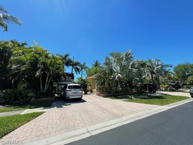 4873 Southern Breeze Dr, Naples, FL 34114-4