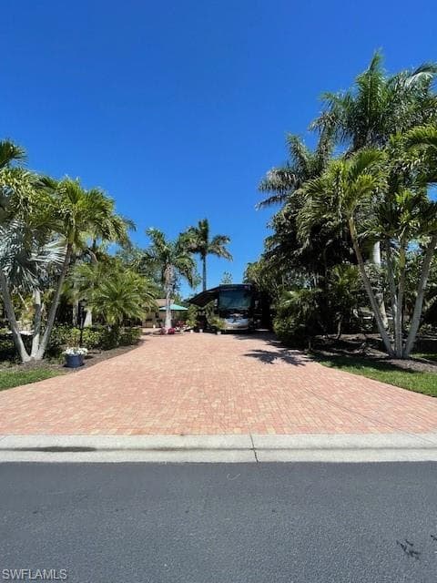 4842 Southern Breeze Dr, Naples, FL 34114-1