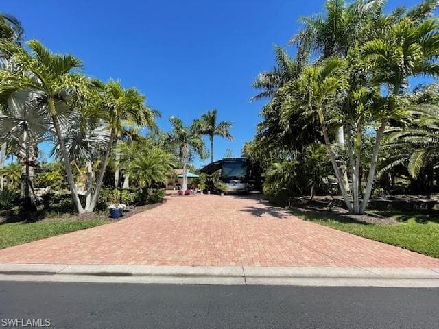 4842 Southern Breeze Dr, Naples, FL 34114-3