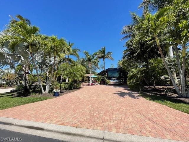 4842 Southern Breeze Dr, Naples, FL 34114-4