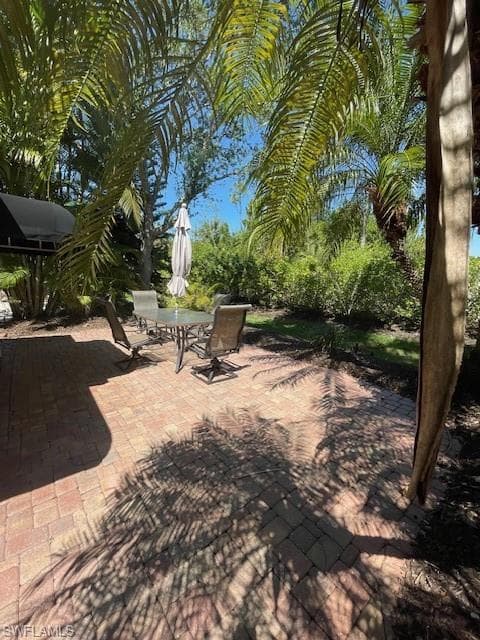 4842 Southern Breeze Dr, Naples, FL 34114-7