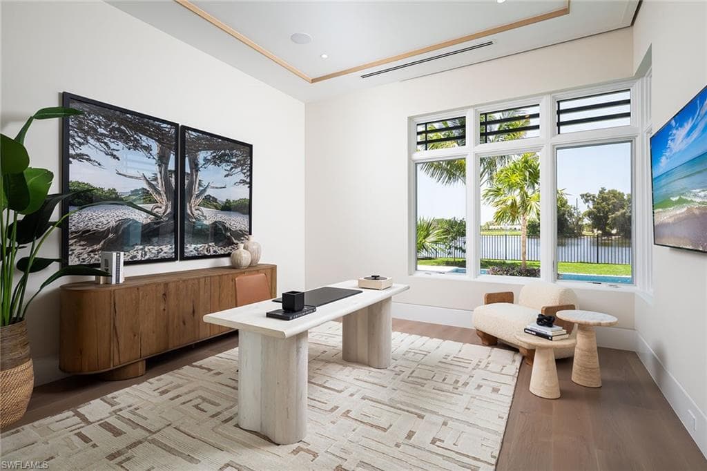 584 Banyan Blvd, Naples, FL 34102-24