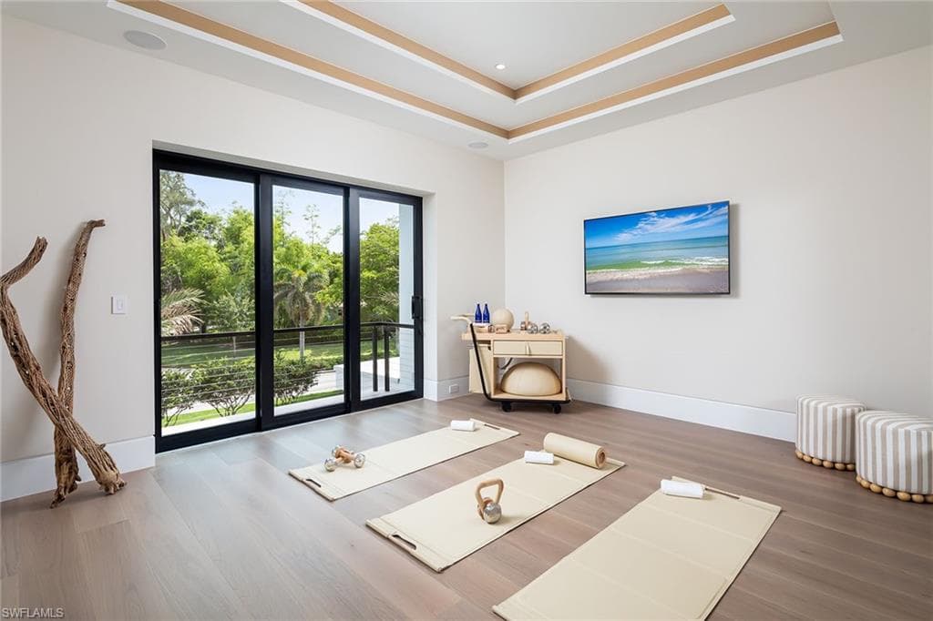 584 Banyan Blvd, Naples, FL 34102-31
