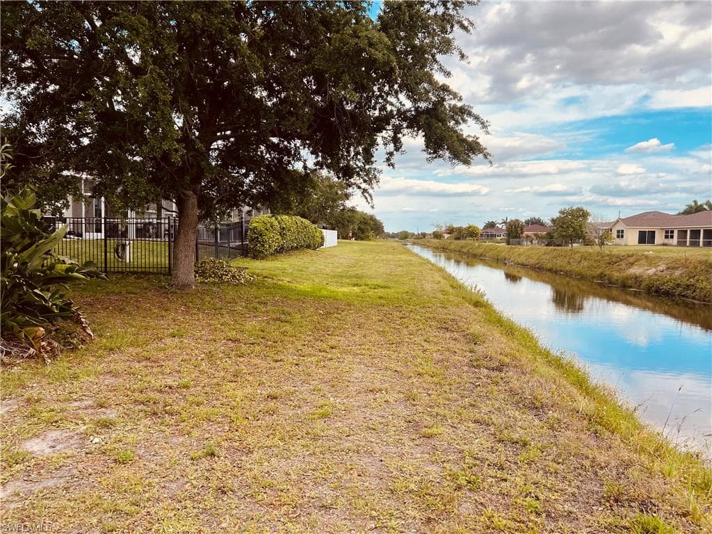 5245 Butte St, Lehigh Acres, FL 33971-5