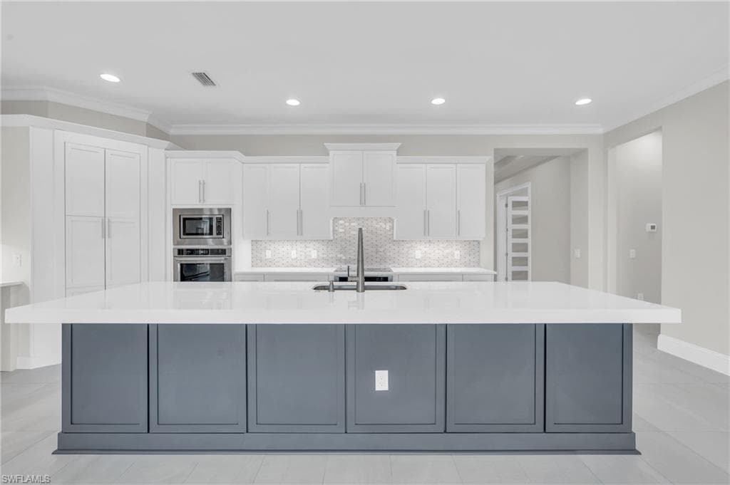 8750 Calypso Ct, Naples, FL 34112-4