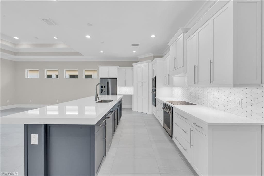 8750 Calypso Ct, Naples, FL 34112-8