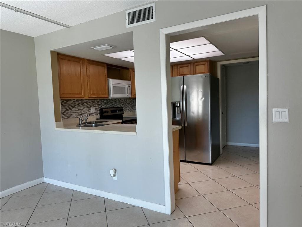 1712 Bald Eagle Dr 1712a, Naples, FL 34105-19