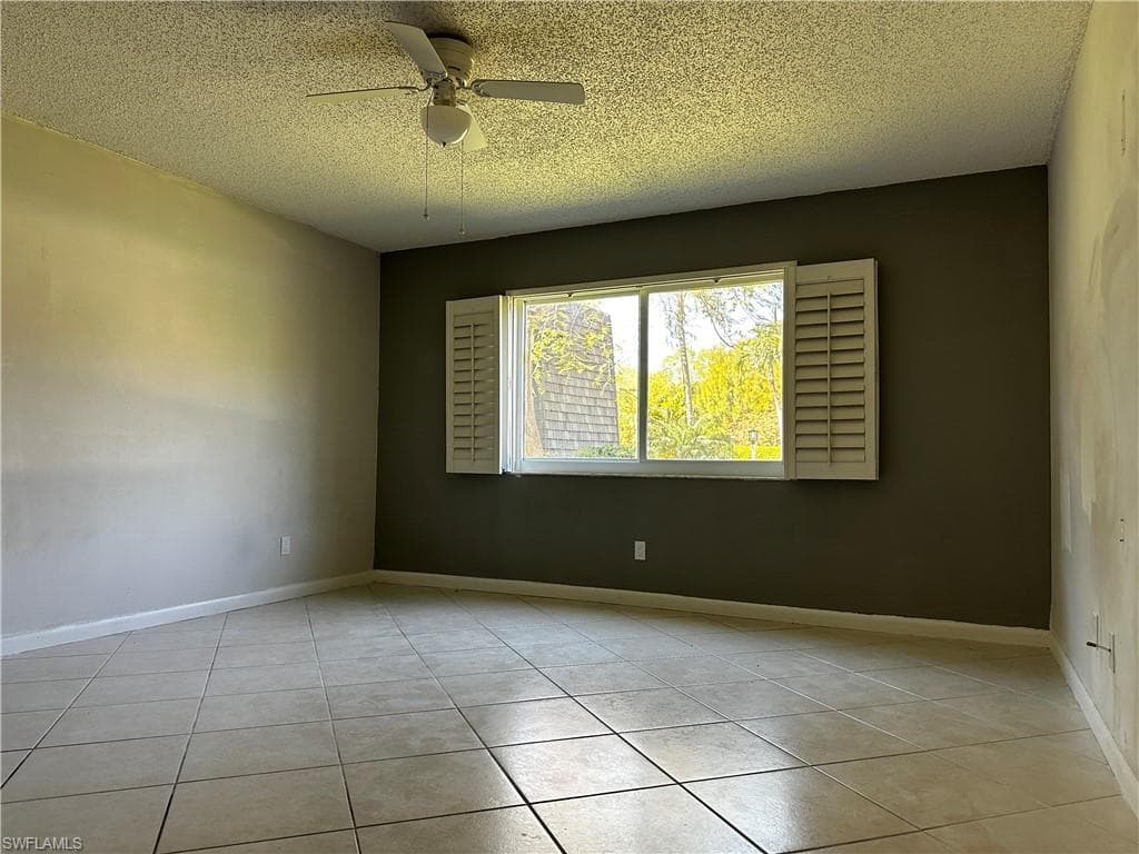 1712 Bald Eagle Dr 1712a, Naples, FL 34105-24